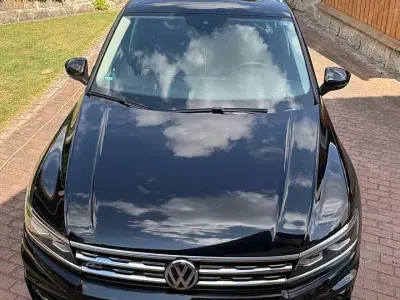 Gebraucht VW Tiguan 190 PS (139 kW) 2020 Schwarz SUV