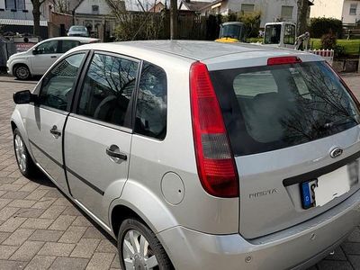 Gebraucht Ford Fiesta 80 PS (58 kW) 2005 Silber Kleinwagen