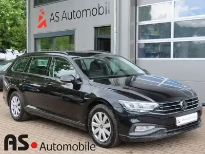 Gebraucht VW Passat Conceptline 150 PS (110 kW) 2023 Schwarz Kombi