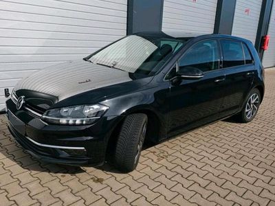 Second-hand VW Golf VII Sound 85 CP (62 kW) 2017 Negru Berlinǎ