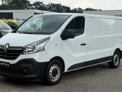 Gebraucht Renault Trafic Komfort 145 PS (106 kW) 2021 Gletscherweiss Van / Kleinbus