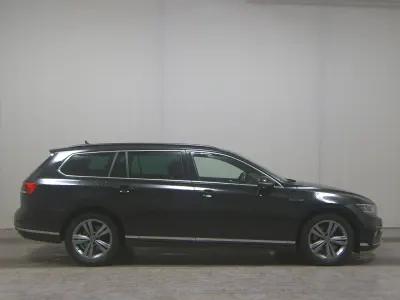 Gebraucht VW Passat R-line 150 PS (110 kW) 2022 Schwarz Kombi