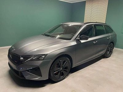 Nuova Skoda Octavia RS 265 CV (194 kW) 2025 Grigio Station wagon