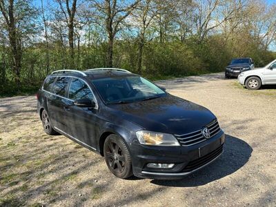Schwarz Gebraucht 2013 VW Passat R-line BlueMotion Kombi | 4.000 € (Superpreis)