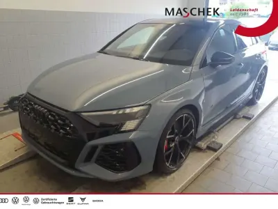 Gebraucht Audi RS3 Sport 400 PS (294 kW) 2023 Grau Limousine