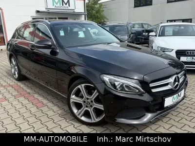 Gebraucht Mercedes C220 Avantgarde 170 PS (125 kW) 2018 Obsidianschwarz Kombi