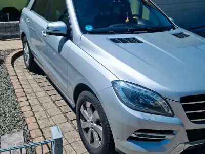 Gebraucht Mercedes ML350 258 PS (189 kW) 2013 Schwarz SUV