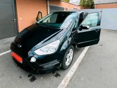 Używany Ford S-MAX S 140 KM (102 kW) 2014 Czarny Minivan