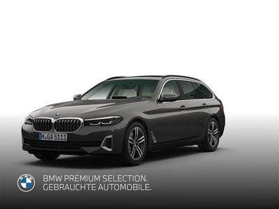 Grau Gebraucht 2022 BMW 530 Luxury Line Kombi | 39.850 € (Fairer Preis)