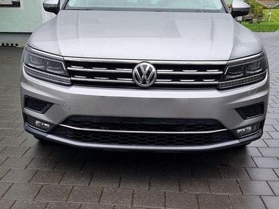 Silber Gebraucht 2018 VW Tiguan Highline SUV | 23.500 € (Fairer Preis)
