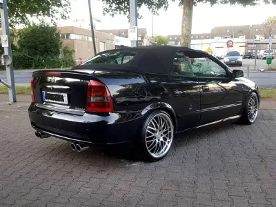 Gebraucht Opel Astra 147 PS (108 kW) 2002 Schwarz Cabrio