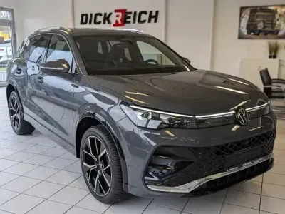 Gebraucht VW Tiguan R-line 193 PS (141 kW) 2025 Delfingrau metallic SUV