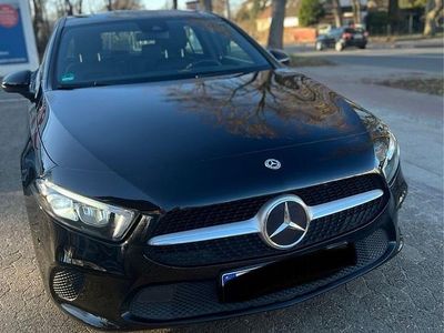 Gebraucht Mercedes A180 136 PS (100 kW) 2019 Schwarz Kleinwagen