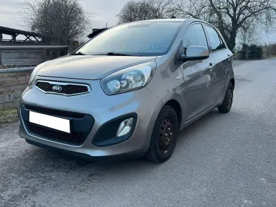 Używany Kia Picanto FIFA World Cup Edition 69 KM (50 kW) 2014 Srebrny Hatchback