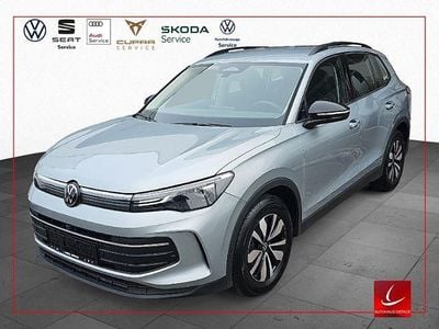 Gebraucht VW Tiguan Goal 150 PS (110 kW) 2025 Oyster silver metallic SUV