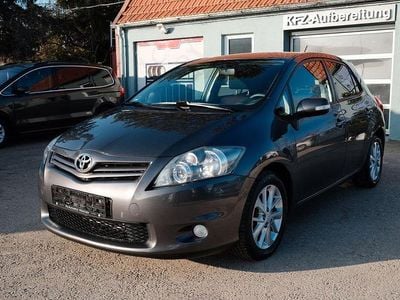 Grau Gebraucht 2010 Toyota Auris Club Limousine | 4.795 € (Guter Preis)