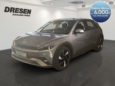 Neu Hyundai Ioniq Dynamiq 167 kW (228 PS) 2025 Meta blue / mic Kleinwagen