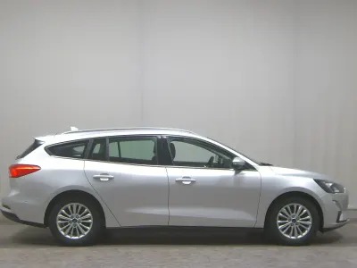 Używany Ford Focus Titanium 125 KM (91 kW) 2021 Srebrny Kombi