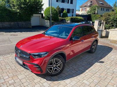 Second-hand Mercedes GLC300 AMG Line Premium Plus 269 CP (197 kW) 2023 Roșu SUV