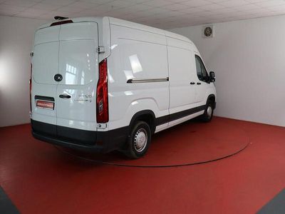 Maxus V90