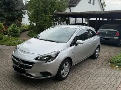 Używany Opel Corsa Edition 69 KM (50 kW) 2016 Srebrny Hatchback