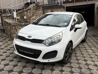 Gebraucht Kia Rio Edition 7 86 PS (63 kW) 2012 Weiß Limousine