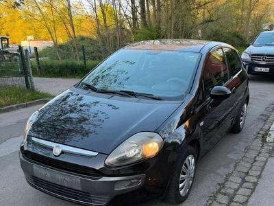 Begagnad Fiat Grande Punto 69 HK (50 kW) 2011 Lila Halvkombi