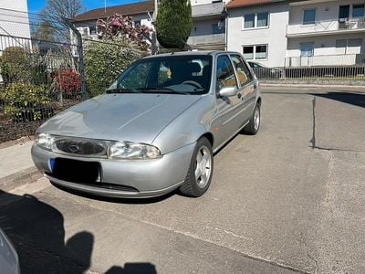 Second-hand Ford Fiesta 75 CP (55 kW) 1999 Argintiu Hatchback