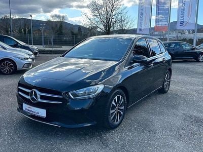 Gebraucht Mercedes B180 Style 116 PS (85 kW) 2020 Kosmosschwarz Van / Kleinbus