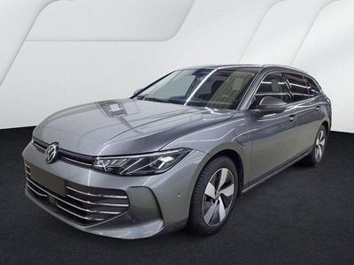 Grau Gebraucht 2025 VW Passat Business Kombi | 34.777 € (Guter Preis)