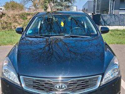 Gebraucht Kia ProCeed 135 PS (99 kW) 2012 Schwarz Kleinwagen