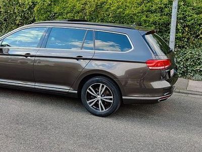 Braun Gebraucht 2016 VW Passat Kombi | 14.400 € (Etwas zu teuer)