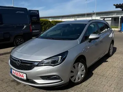 Usado Opel Astra Business 110 HP (80 kW) 2019 Prateado Carrinha