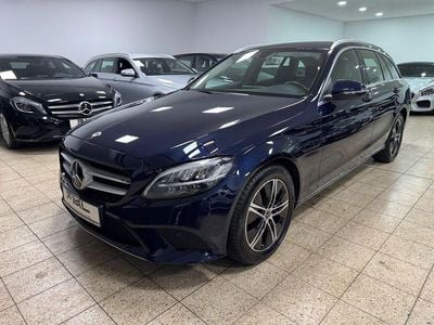 Second-hand Mercedes C180 122 CP (89 kW) 2019 Albastru Berlinǎ