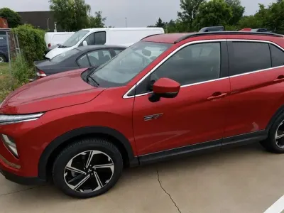 Gebraucht Mitsubishi Eclipse Cross Basis 188 PS (138 kW) 2022 Rot SUV