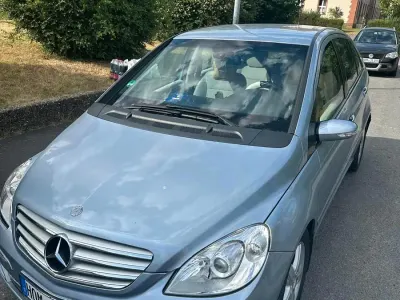 Gebraucht Mercedes B200 140 PS (102 kW) 2006 Blau Van / Kleinbus
