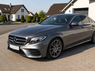Gebraucht Mercedes E220 AMG line 194 PS (142 kW) 2019 Grau Limousine