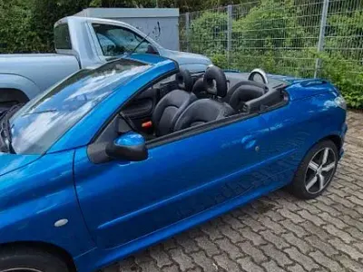 Gebraucht Peugeot 206 CC 109 PS (80 kW) 2004 Blau Cabrio
