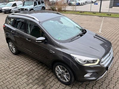 Gebraucht Ford Kuga Titanium 150 PS (110 kW) 2018 Grau (metallic) SUV
