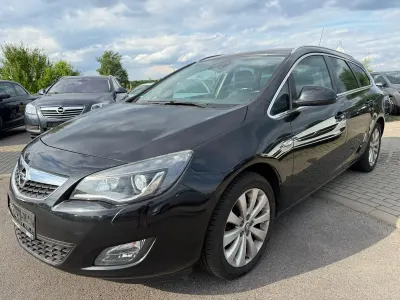 Gebraucht Opel Astra 140 PS (102 kW) 2012 Schwarz Kombi
