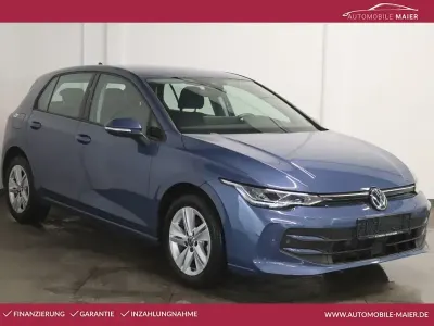 Gebraucht VW Golf VIII Life 116 PS (85 kW) 2025 Blau Limousine