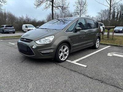Gebraucht Ford S-MAX Titanium 163 PS (119 kW) 2012 Braun Van / Kleinbus