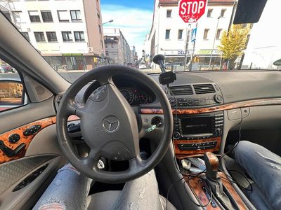 Mercedes E280
