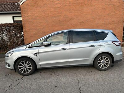 Second-hand Ford S-MAX Titanium 150 CP (110 kW) 2015 Argintiu Monovolum