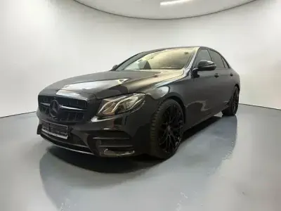 Gebraucht Mercedes E220 AMG line 194 PS (142 kW) 2019 Obsidianschwarz Limousine