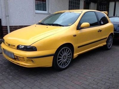 Gebraucht Fiat Bravo 198 PS (145 kW) 1999 Gelb Kleinwagen