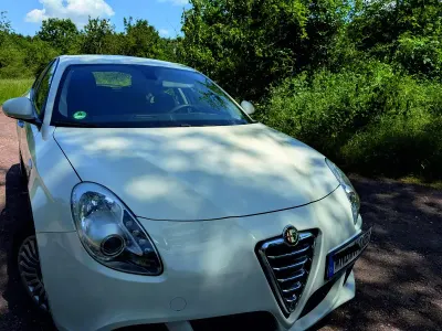 Gebraucht Alfa Romeo Giulietta 120 PS (88 kW) 2011 Weiß Kleinwagen