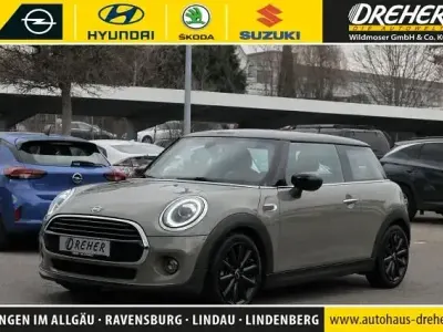 Gebraucht Mini Cooper 136 PS (100 kW) 2019 Emerald grey metallic Kleinwagen