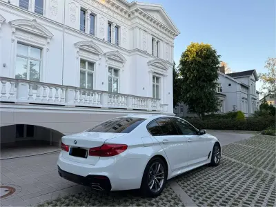 Gebraucht BMW 520 M Sport 190 PS (139 kW) 2020 Weiß Limousine