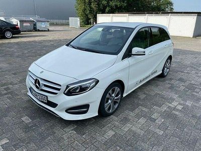 Gebraucht Mercedes B220 Urban 170 PS (125 kW) 2018 Weiß Van / Kleinbus